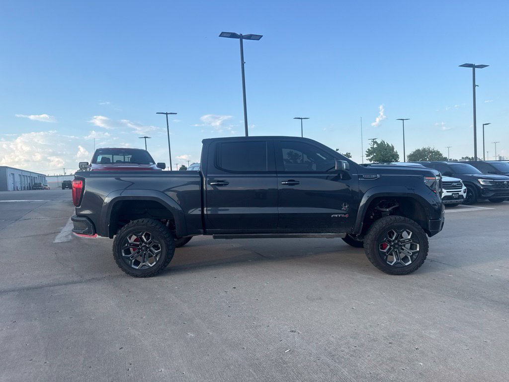 Used 2023 GMC Sierra 1500 AT4 w/ AT4 Premium Package AWD/4WD image 2