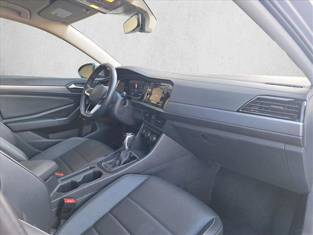Used 2024 Volkswagen Jetta SE image 19