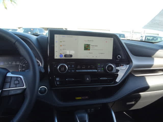 Used 2025 Toyota Highlander XLE image 27