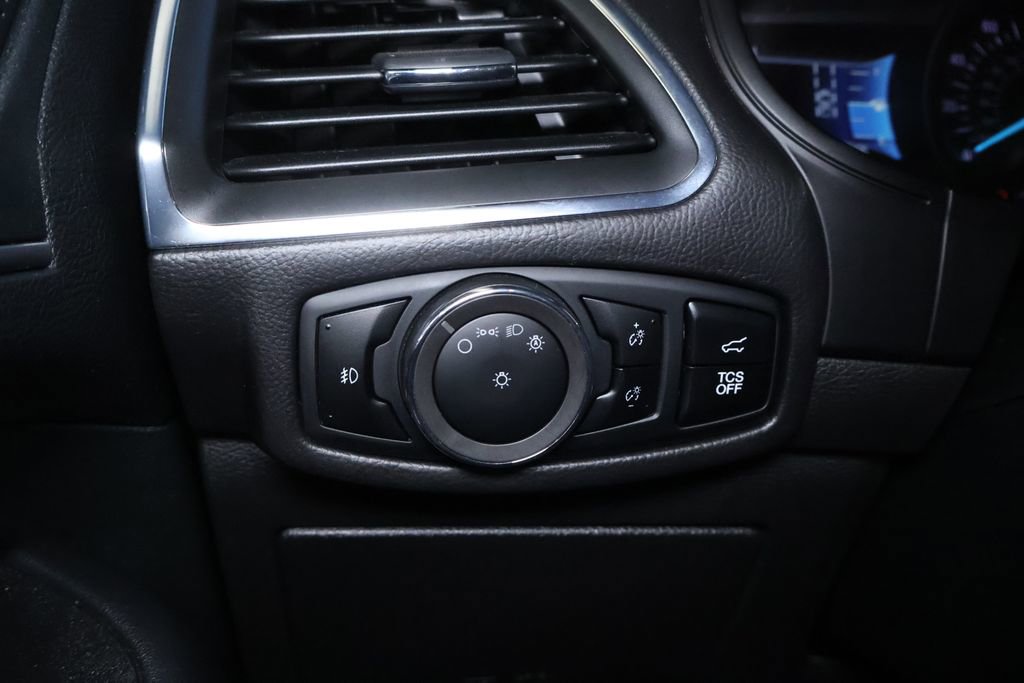 Used 2024 Ford Edge Titanium image 25