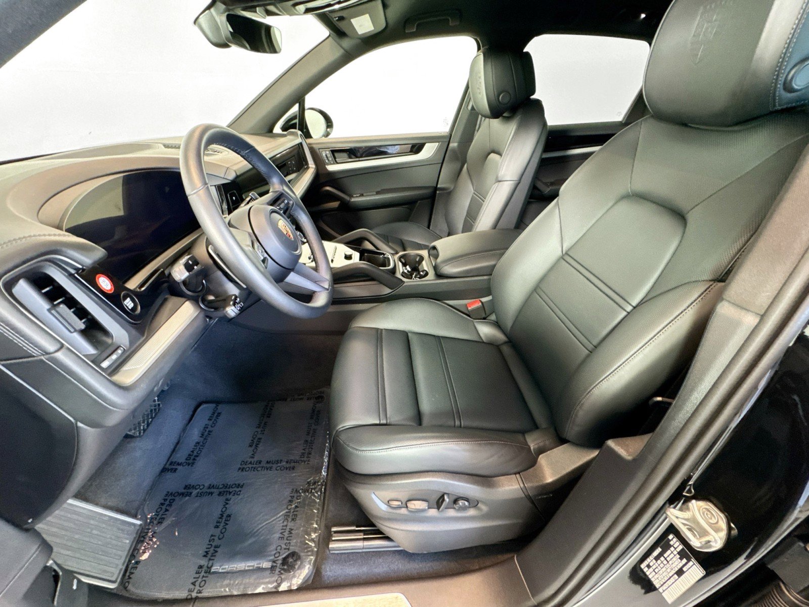 Certified 2025 Porsche Cayenne image 5