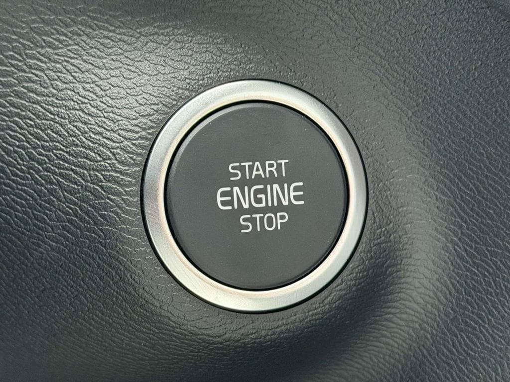 New 2026 Volvo XC40 B5 Core w/ Climate Package AWD/4WD image 7