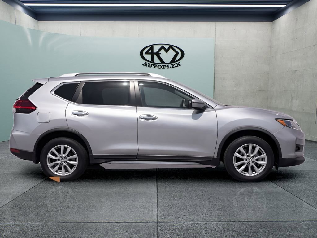 Used 2019 Nissan Rogue SV FWD image 3