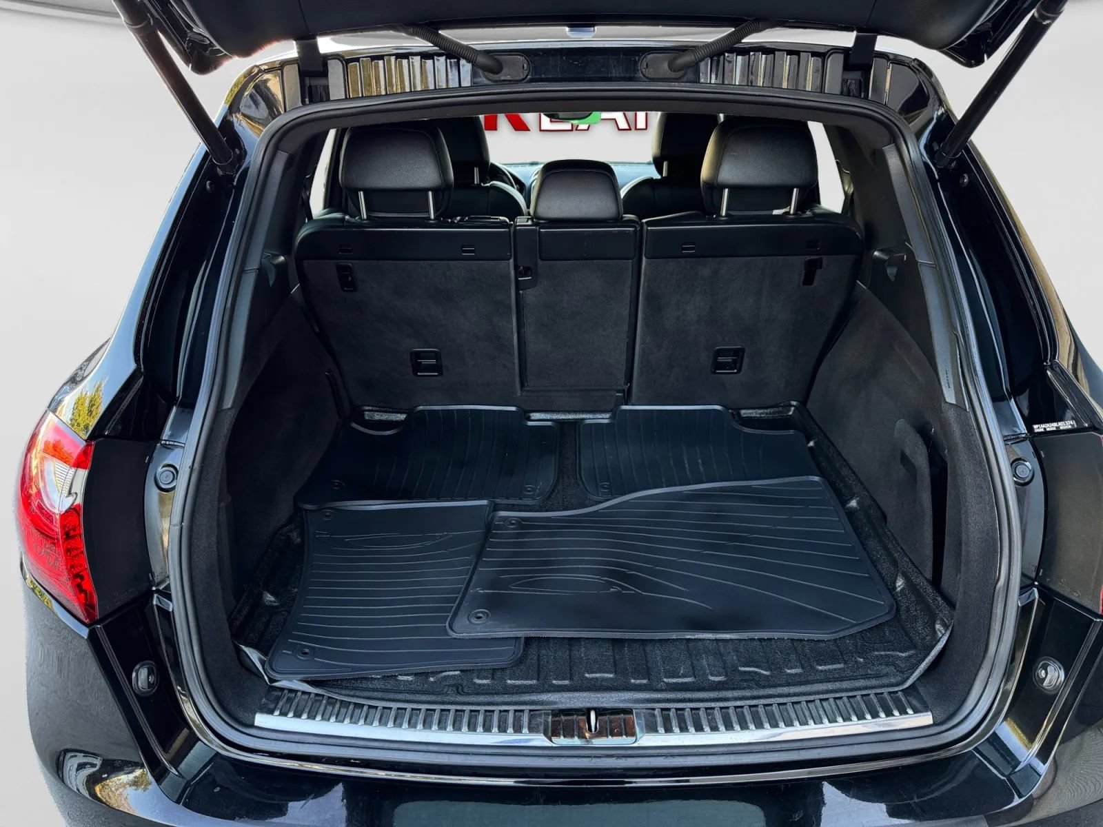 Used 2011 Porsche Cayenne AWD/4WD image 18
