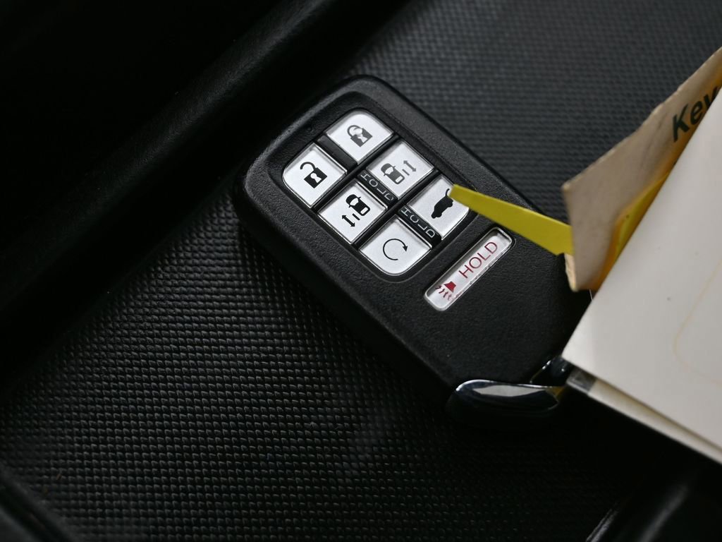 Used 2023 Honda Odyssey EX-L image 14