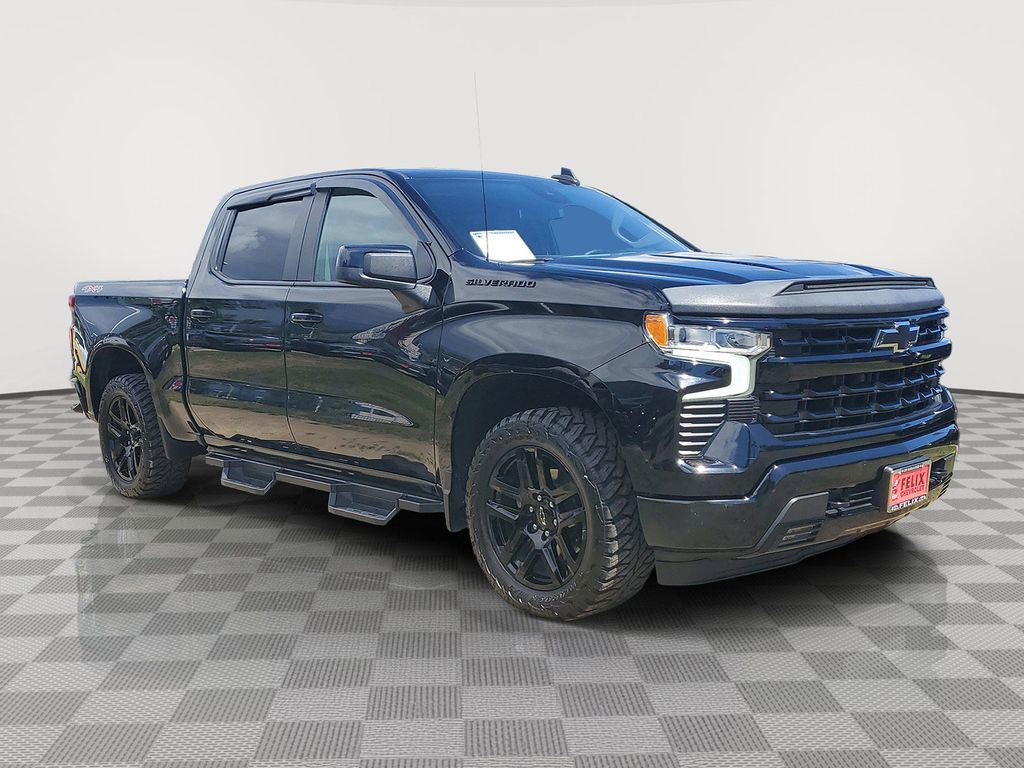 Used 2023 Chevrolet Silverado 1500 RST w/ Convenience Package II AWD/4WD image 3