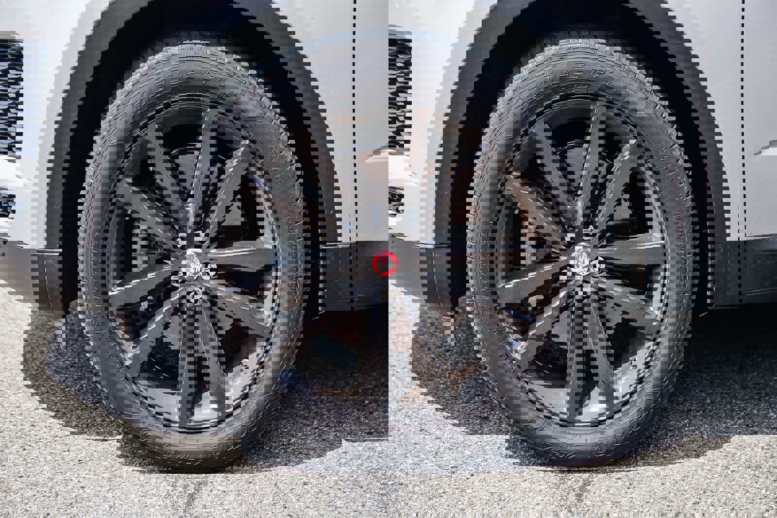 Used 2020 Jaguar E-PACE image 9