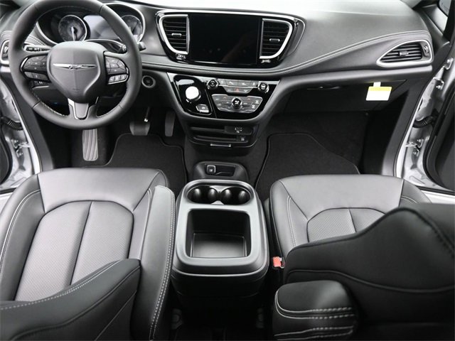 New 2026 Chrysler Pacifica Select image 23