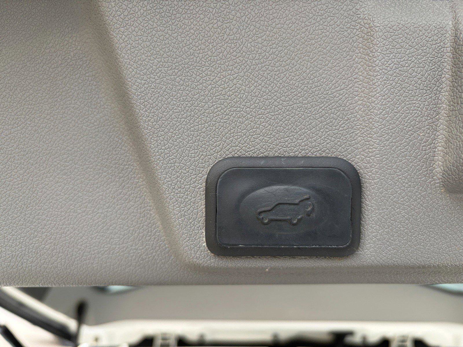 Used 2015 Chevrolet Traverse LTZ image 23