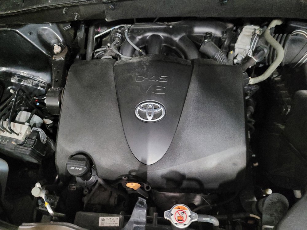 Used 2019 Toyota Highlander LE AWD/4WD image 30
