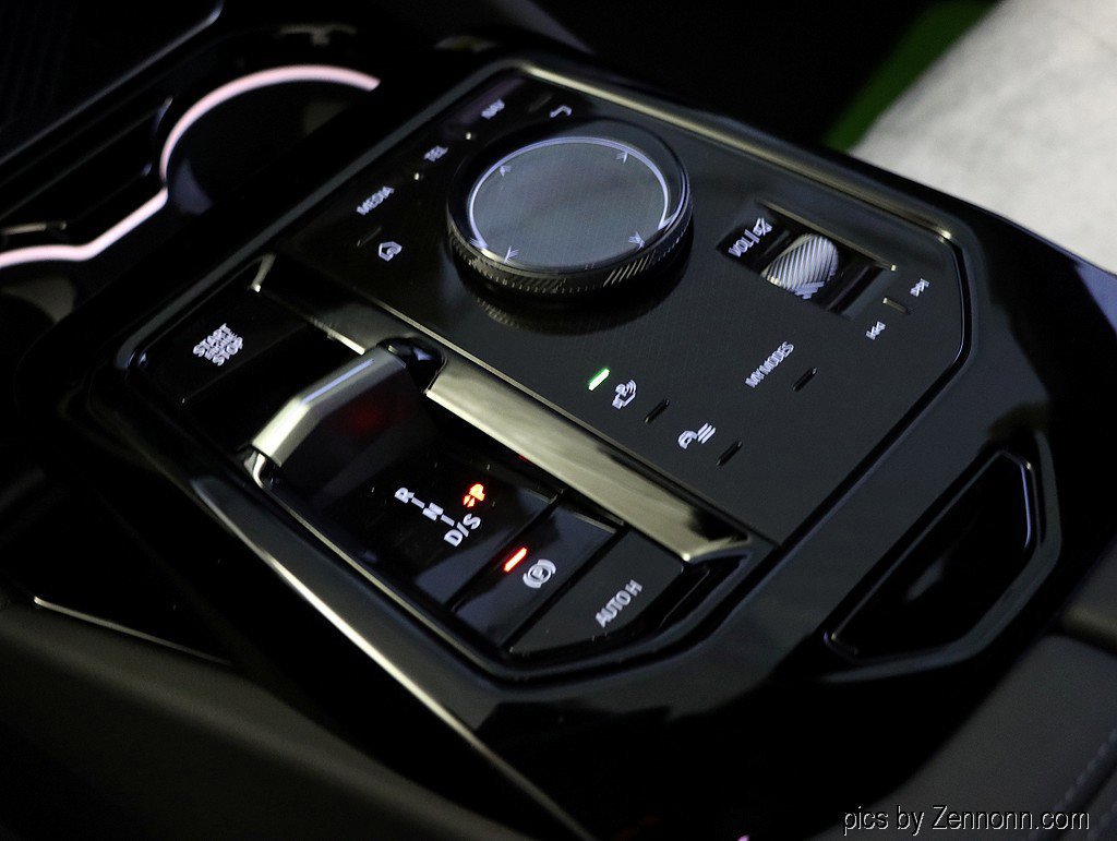 Used 2026 BMW 550e xDrive image 16