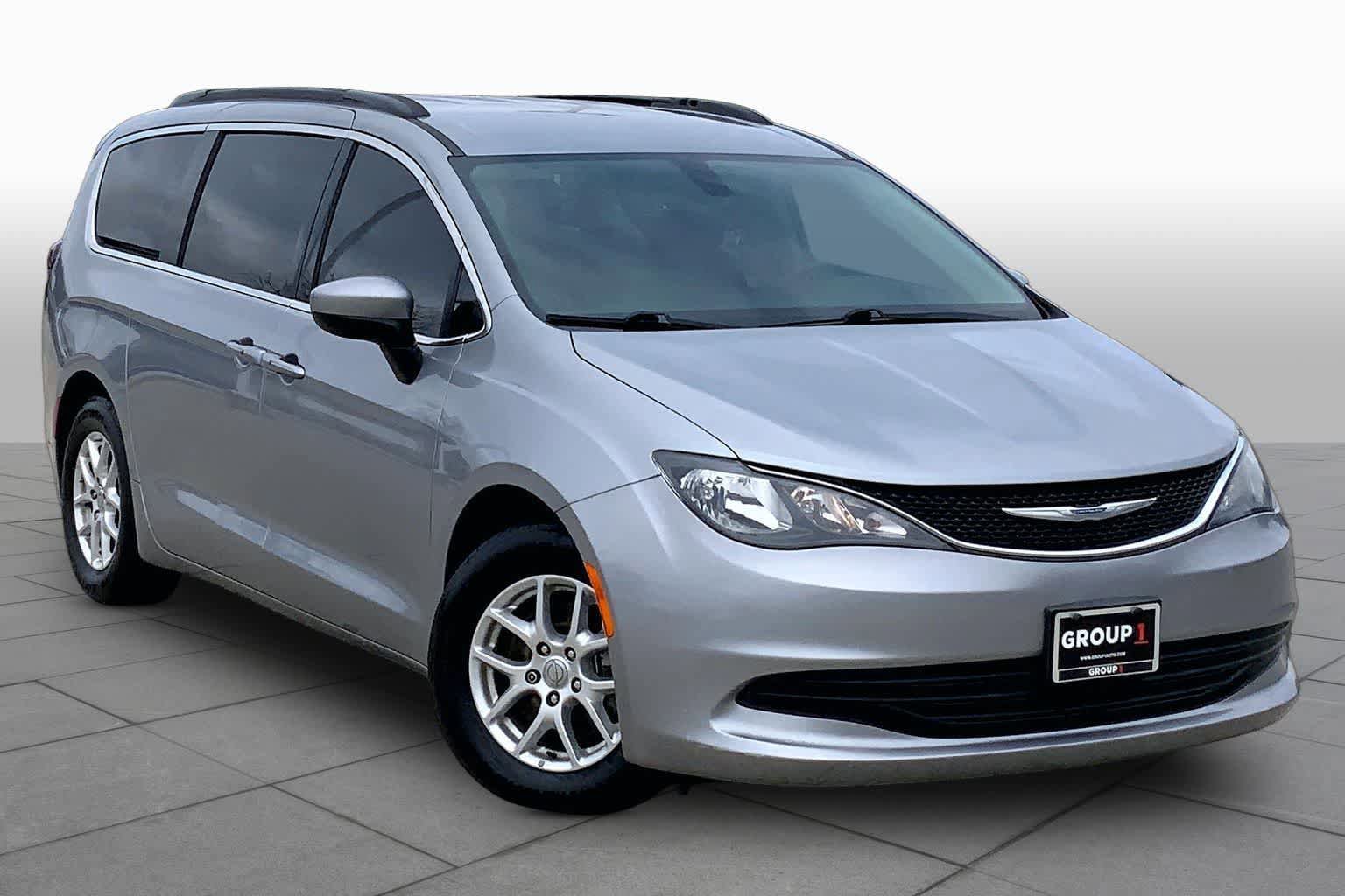 Used 2020 Chrysler Voyager Lxi FWD image 3