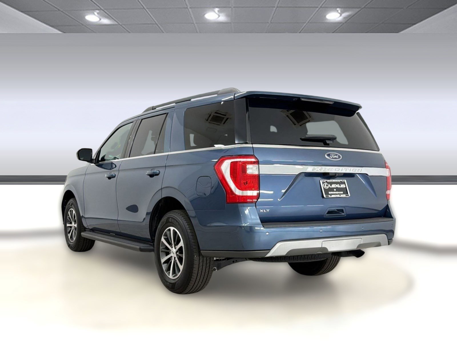 Used 2020 Ford Expedition XLT image 3
