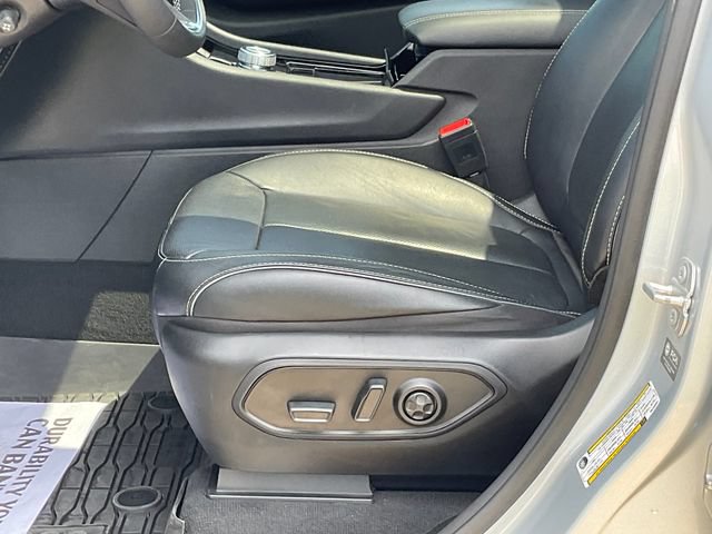 Used 2023 Jeep Grand Cherokee L Overland RWD image 13