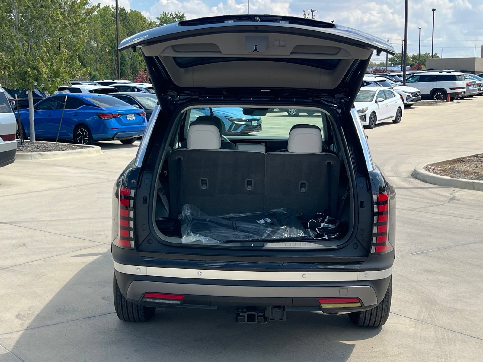 New 2026 Hyundai Palisade SEL Premium w/ Tow & Go Package AWD/4WD image 14