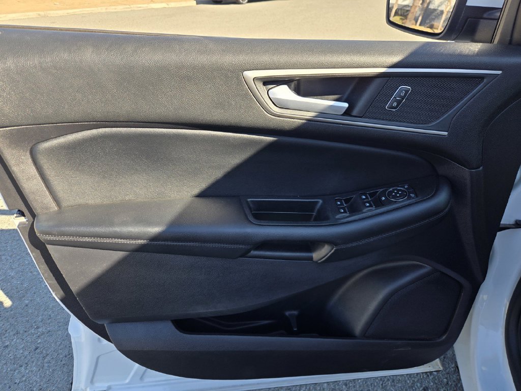 Used 2022 Ford Edge SEL AWD/4WD image 16