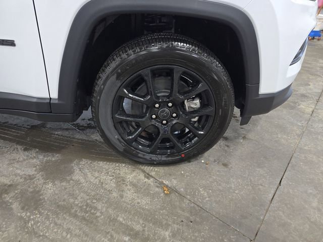 New 2026 Jeep Compass Latitude AWD/4WD image 17
