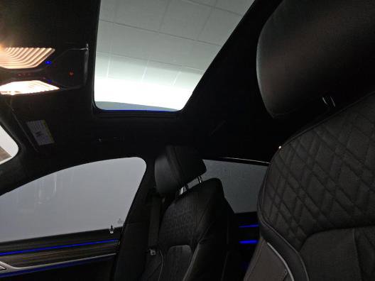 Used 2020 BMW M760i xDrive image 10