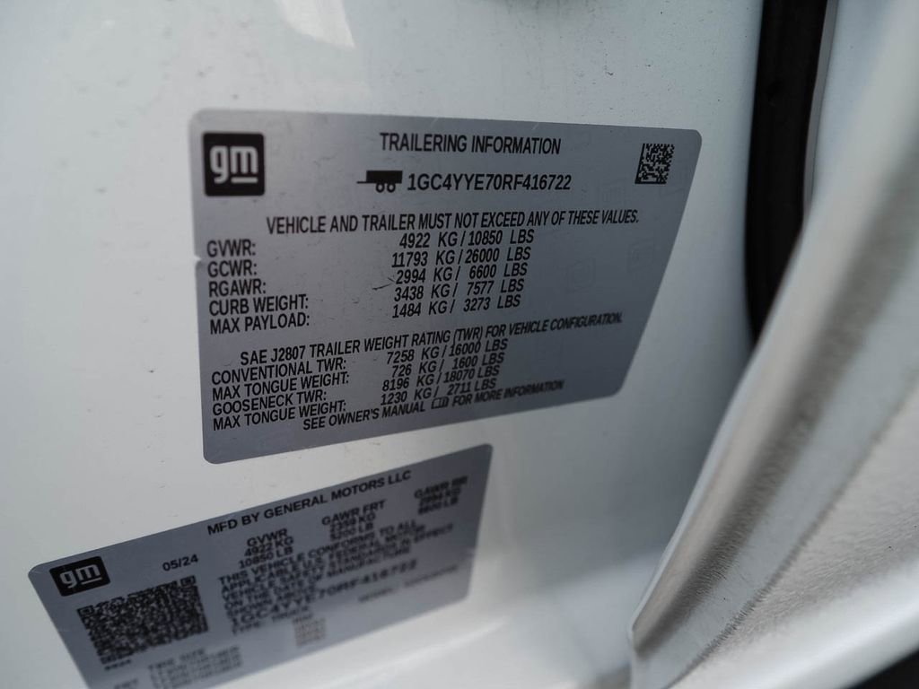 Used 2024 Chevrolet Silverado 2500 ZR2 w/ Technology Package AWD/4WD image 13