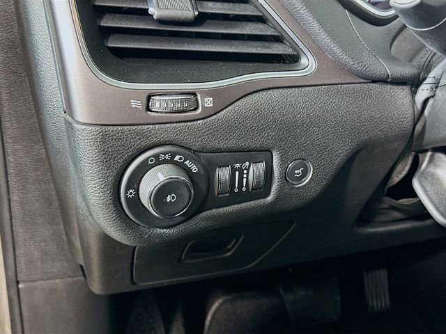 Used 2021 Jeep Cherokee Latitude Lux w/ Comfort/Convenience Group image 20