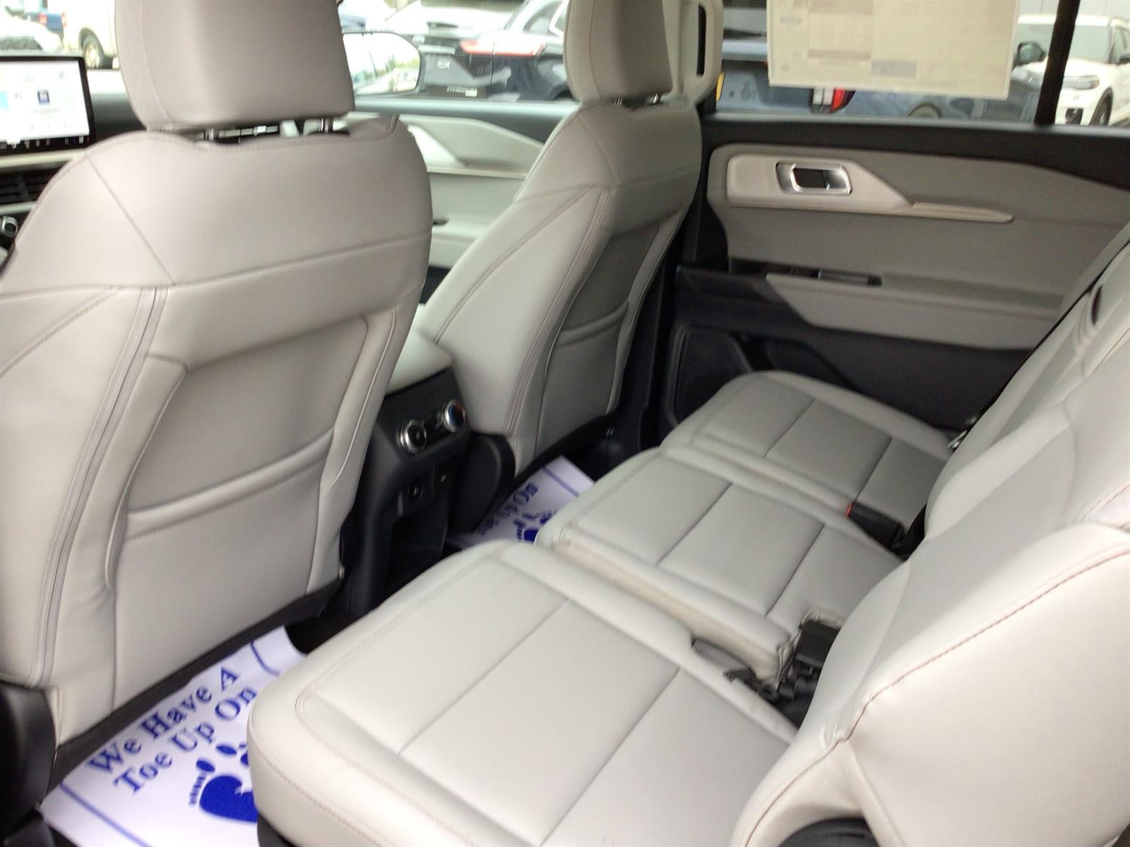 New 2026 Ford Explorer Active w/ Active Comfort Package image 13