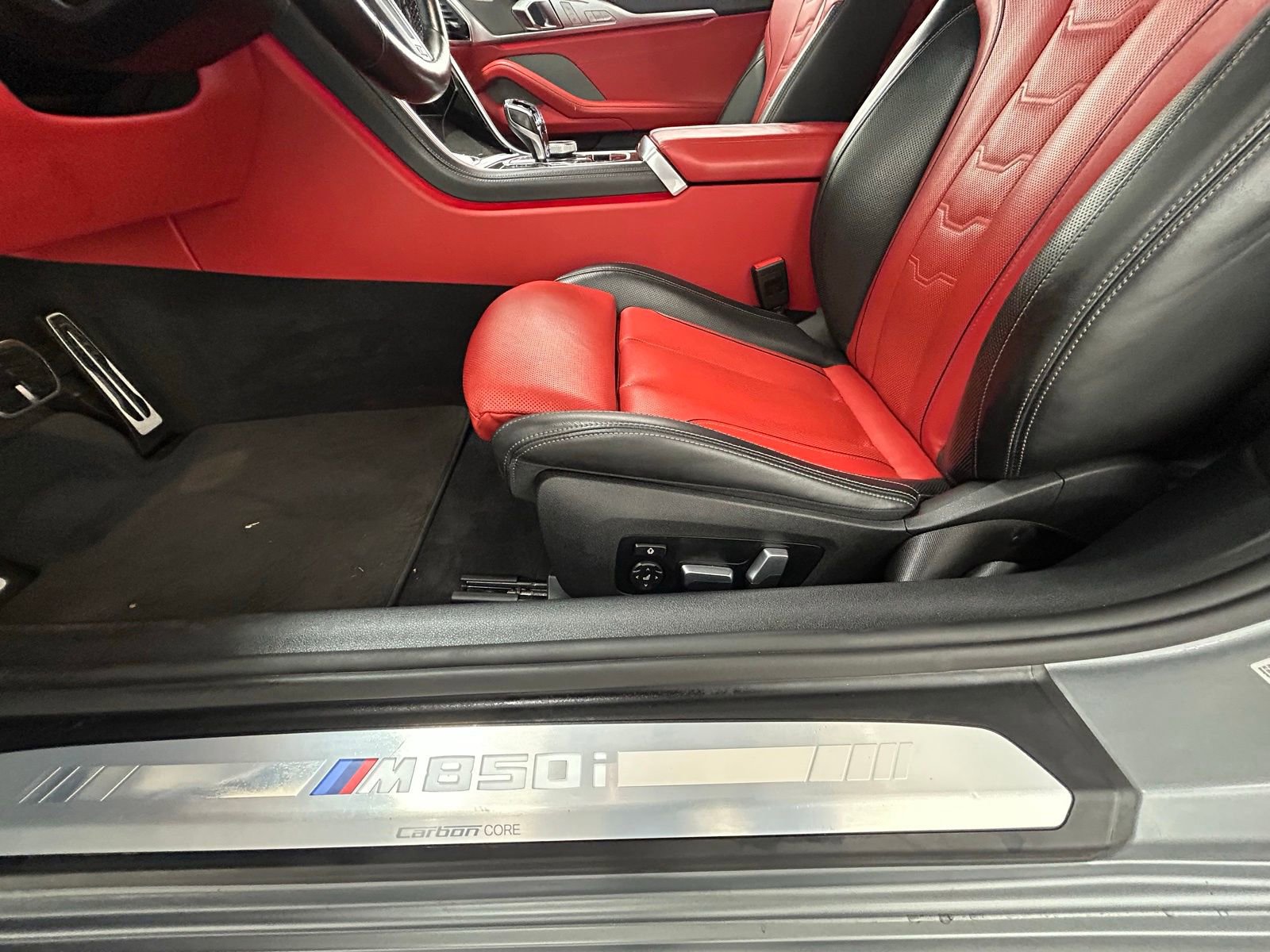 Used 2024 BMW M850i xDrive Convertible image 32