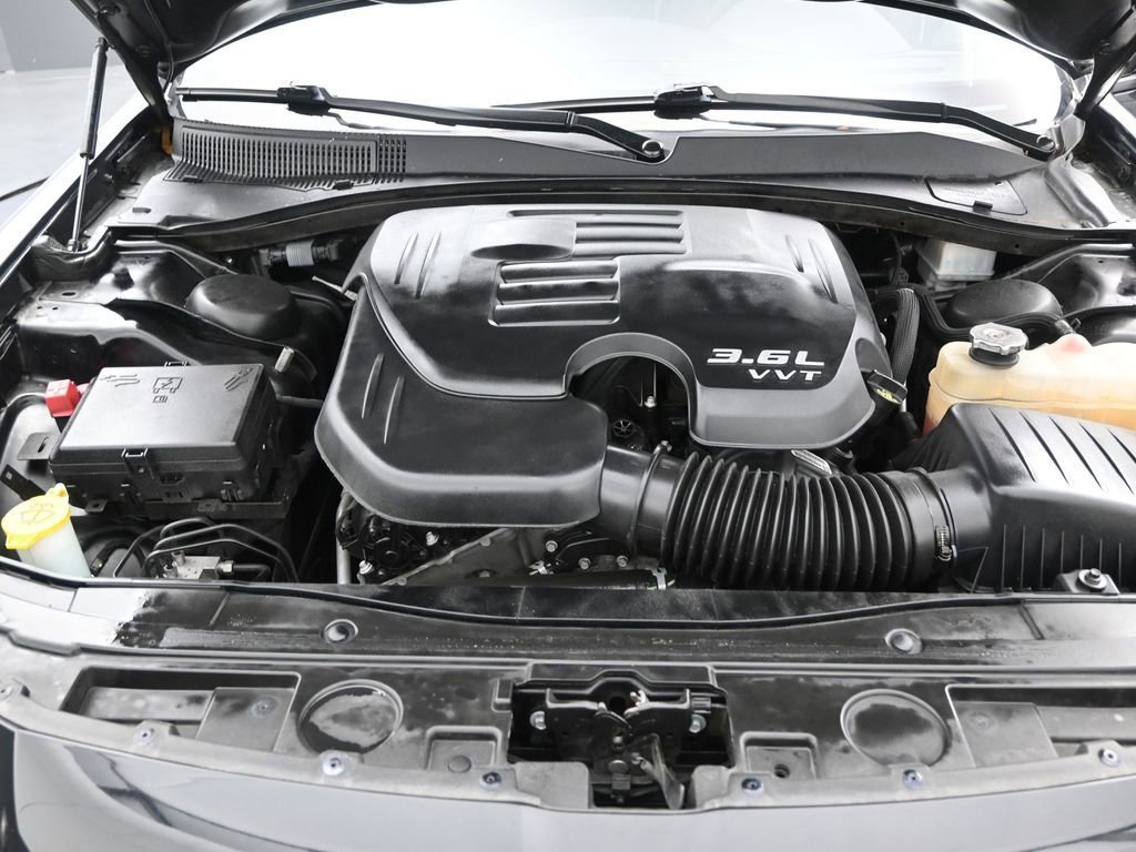 Used 2023 Chrysler 300 Touring w/ Sport Appearance Package image 16