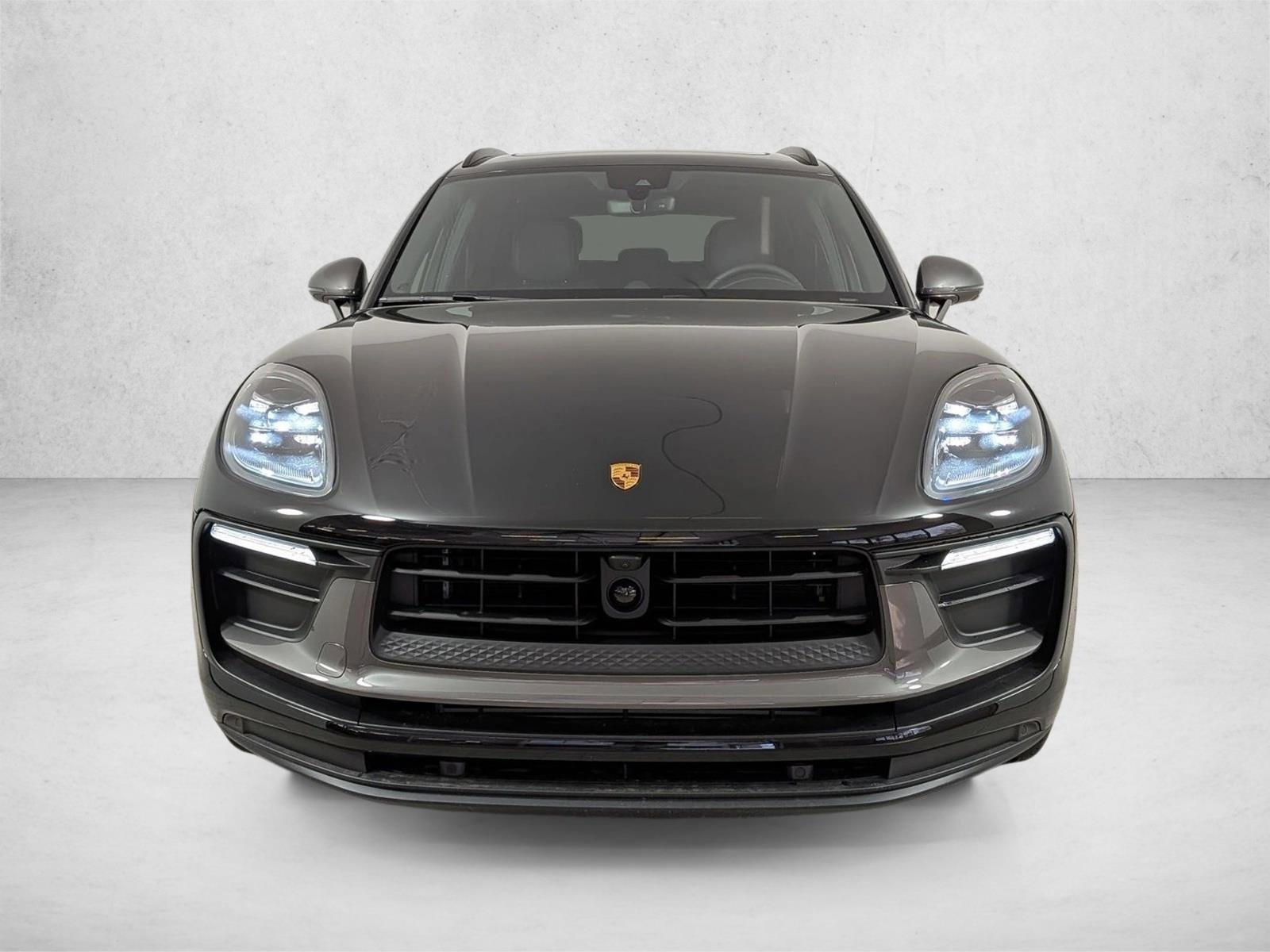 Used 2026 Porsche Macan AWD/4WD image 6