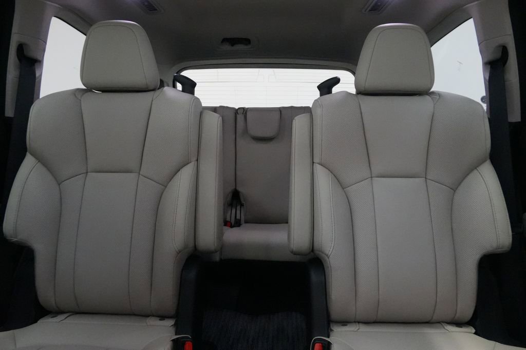 New 2025 Subaru Ascent Limited image 18