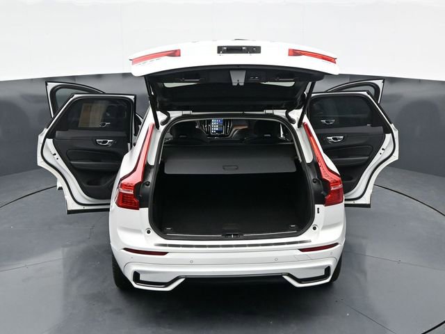 Used 2024 Volvo XC60 T8 Ultimate w/ Climate Package AWD/4WD image 44