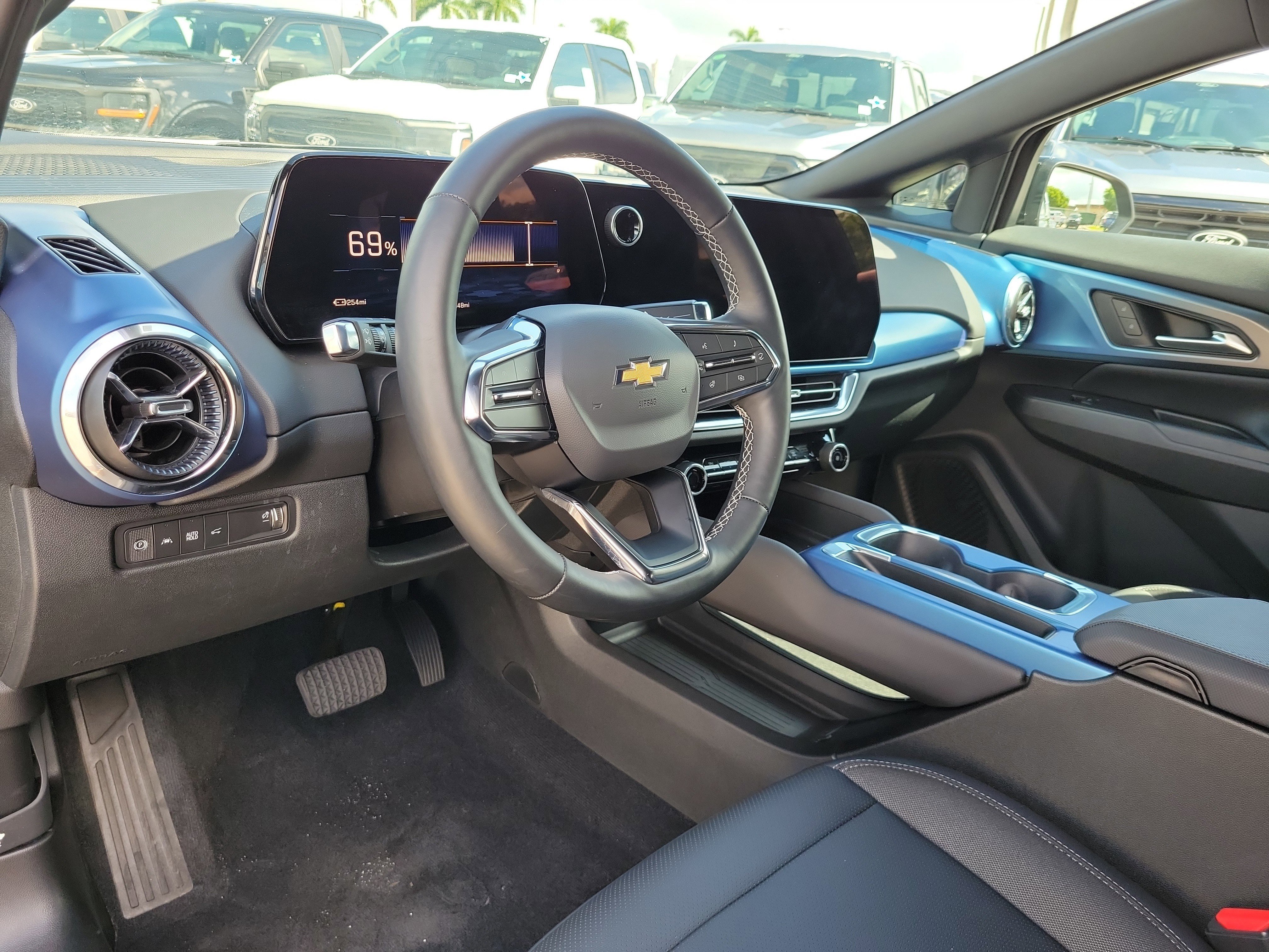 Used 2026 Chevrolet Equinox EV LT FWD image 9