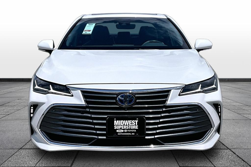 Used 2019 Toyota Avalon Limited w/ Advanced Safety Package FWD image 3