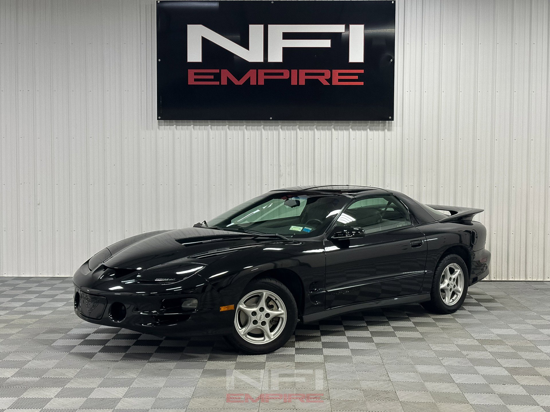 Used 1999 Pontiac Firebird Formula w/ Security Pkg RWD image 1