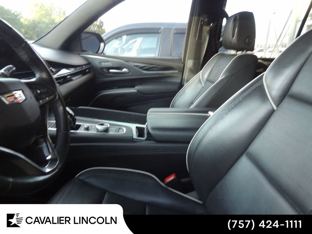 Used 2023 Cadillac Escalade Sport AWD/4WD image 5