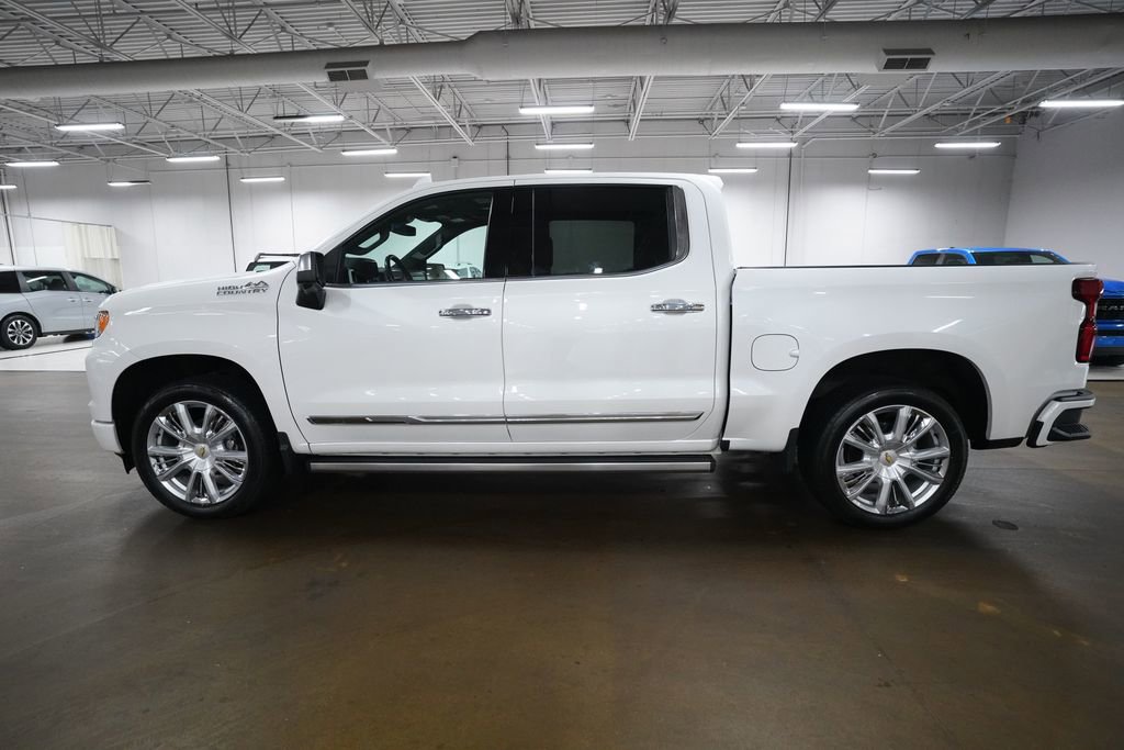 Used 2022 Chevrolet Silverado 1500 High Country w/ High Country Premium Package AWD/4WD image 23