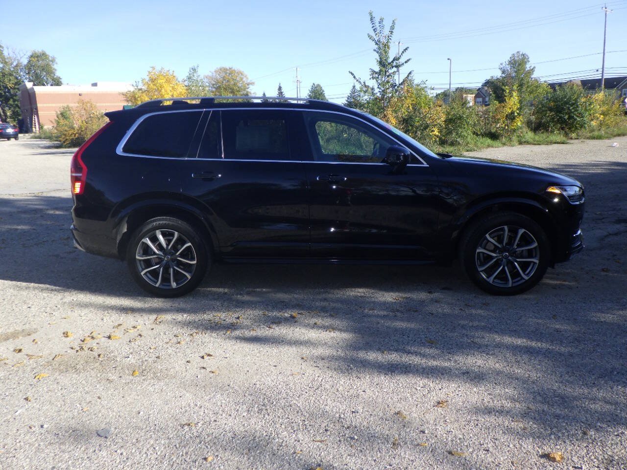 Used 2019 Volvo XC90 T5 Momentum w/ Multimedia Package AWD/4WD image 6