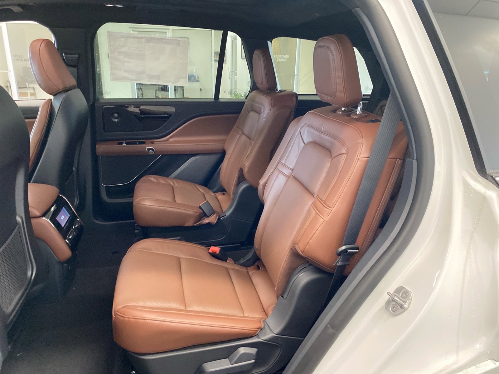 New 2026 Lincoln Aviator Reserve w/ Jet Appearance Package AWD/4WD image 9