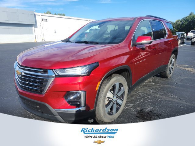 Certified 2023 Chevrolet Traverse LT w/ LT Premium Package AWD/4WD image 1
