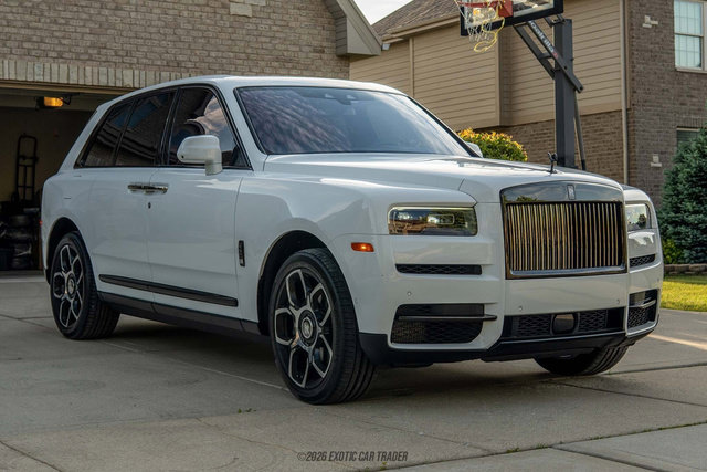 Used 2023 Rolls-Royce Cullinan Black Badge AWD/4WD image 12