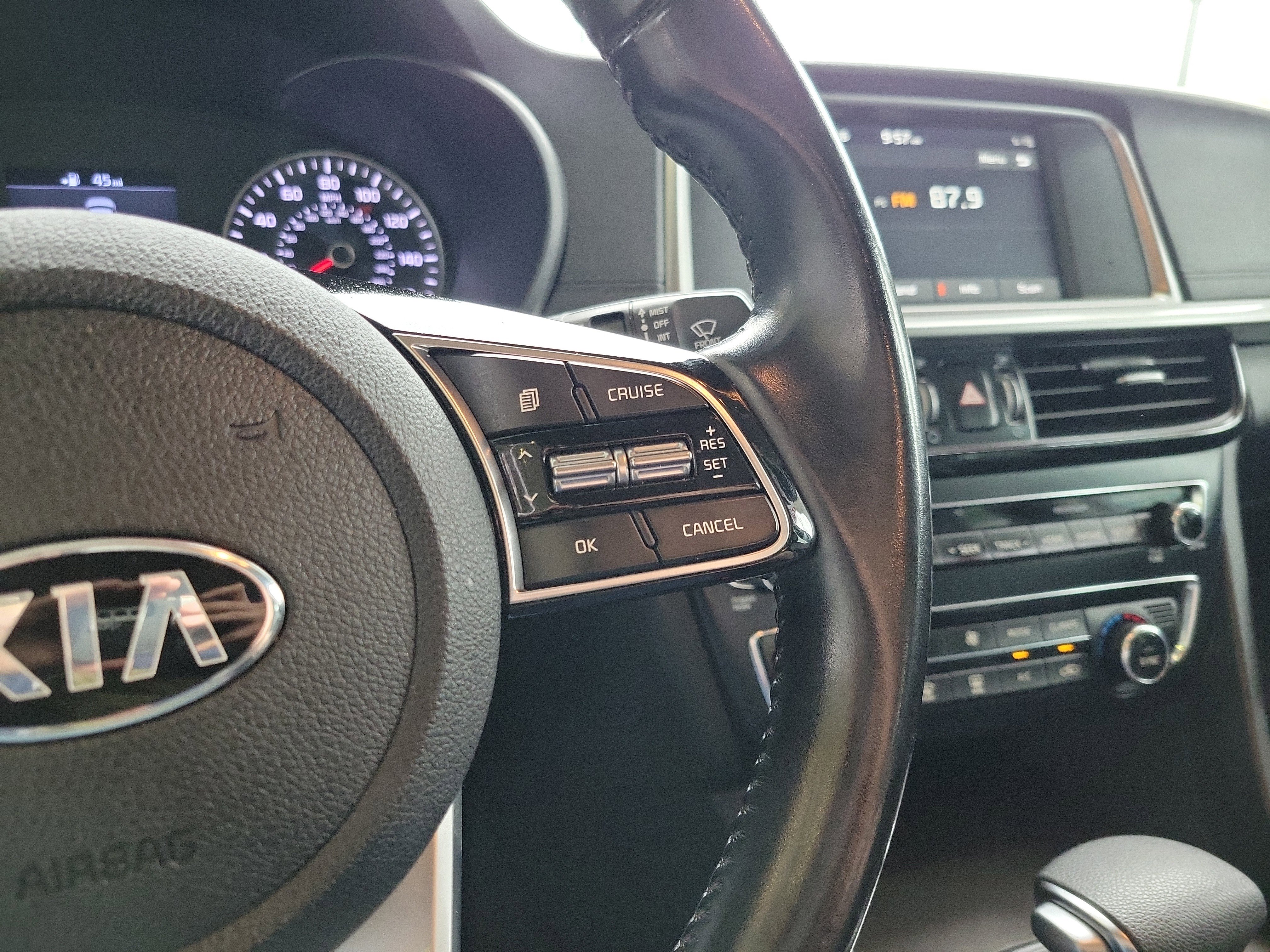 Used 2019 Kia Optima S image 18