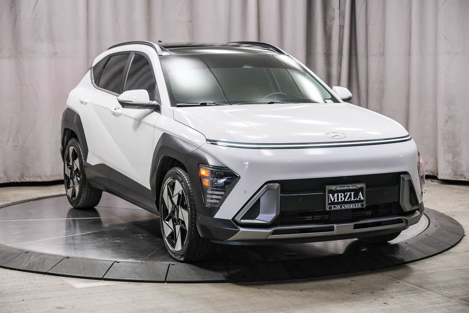 Used 2024 Hyundai Kona Limited FWD image 5