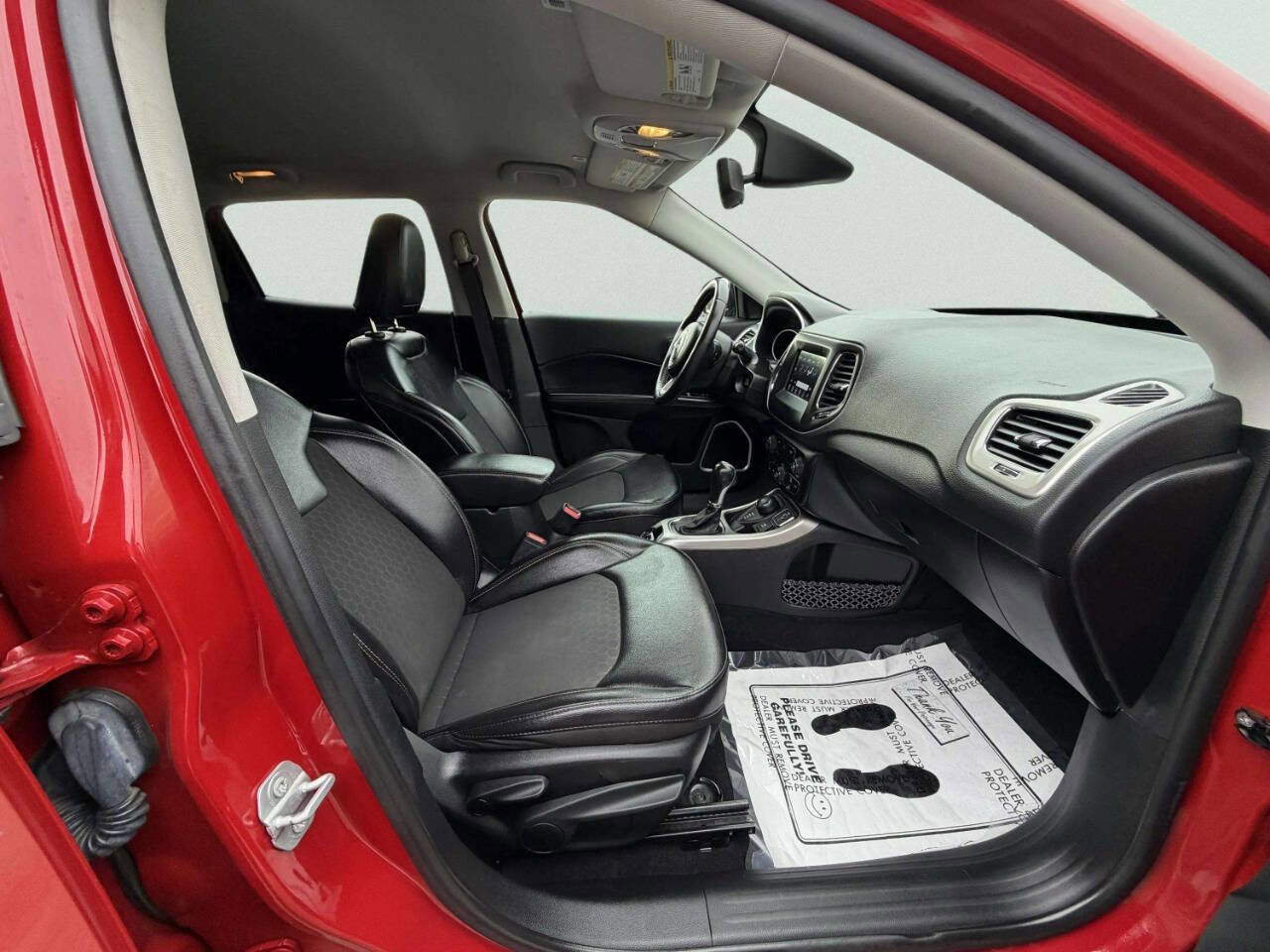 Used 2019 Jeep Compass Latitude image 27