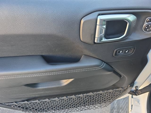 Used 2018 Jeep Wrangler Unlimited Sahara AWD/4WD image 14