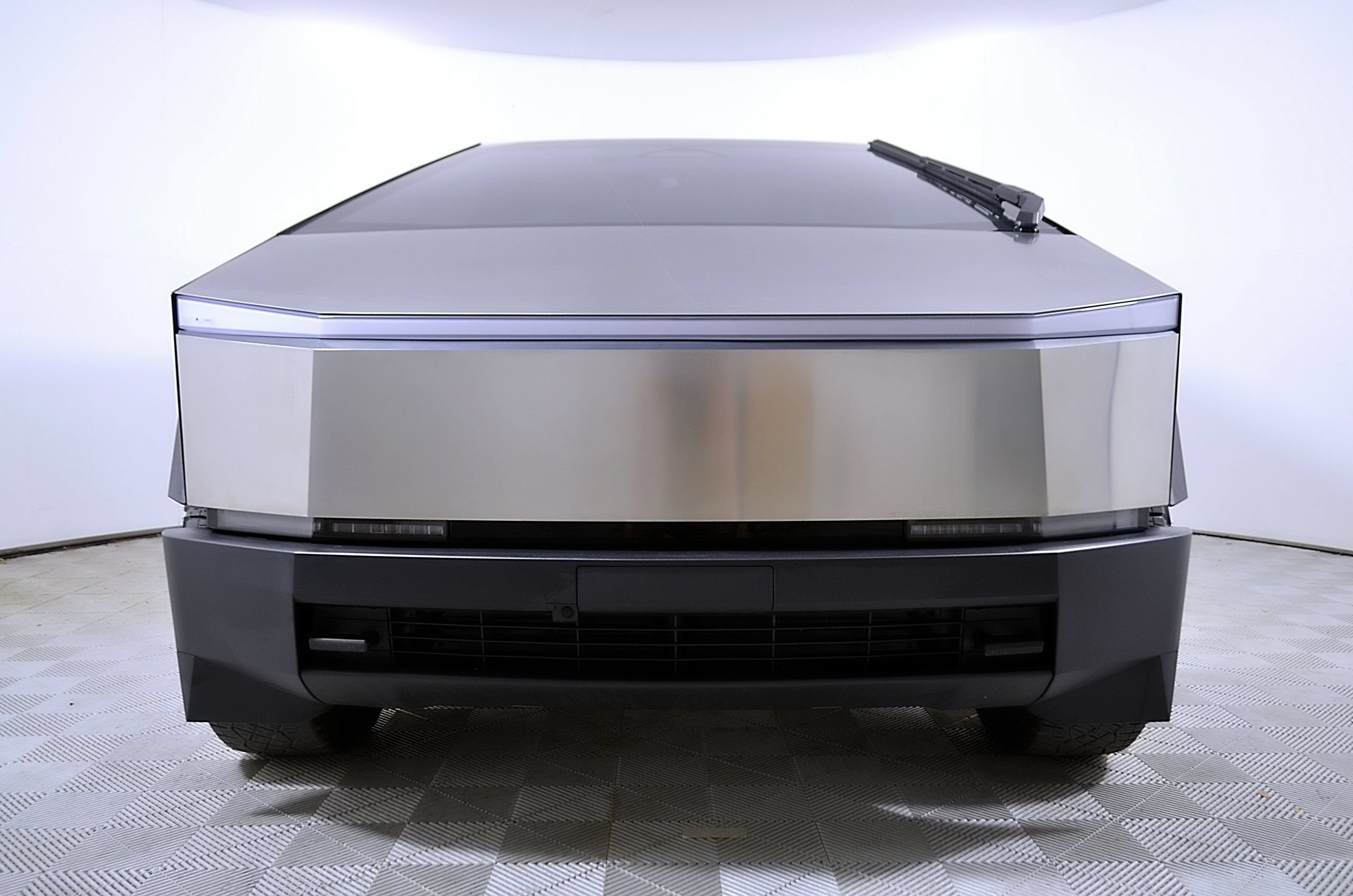 Used 2024 Tesla Cybertruck Cyberbeast AWD/4WD image 5