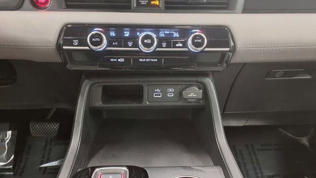 Used 2023 Honda Pilot LX image 27