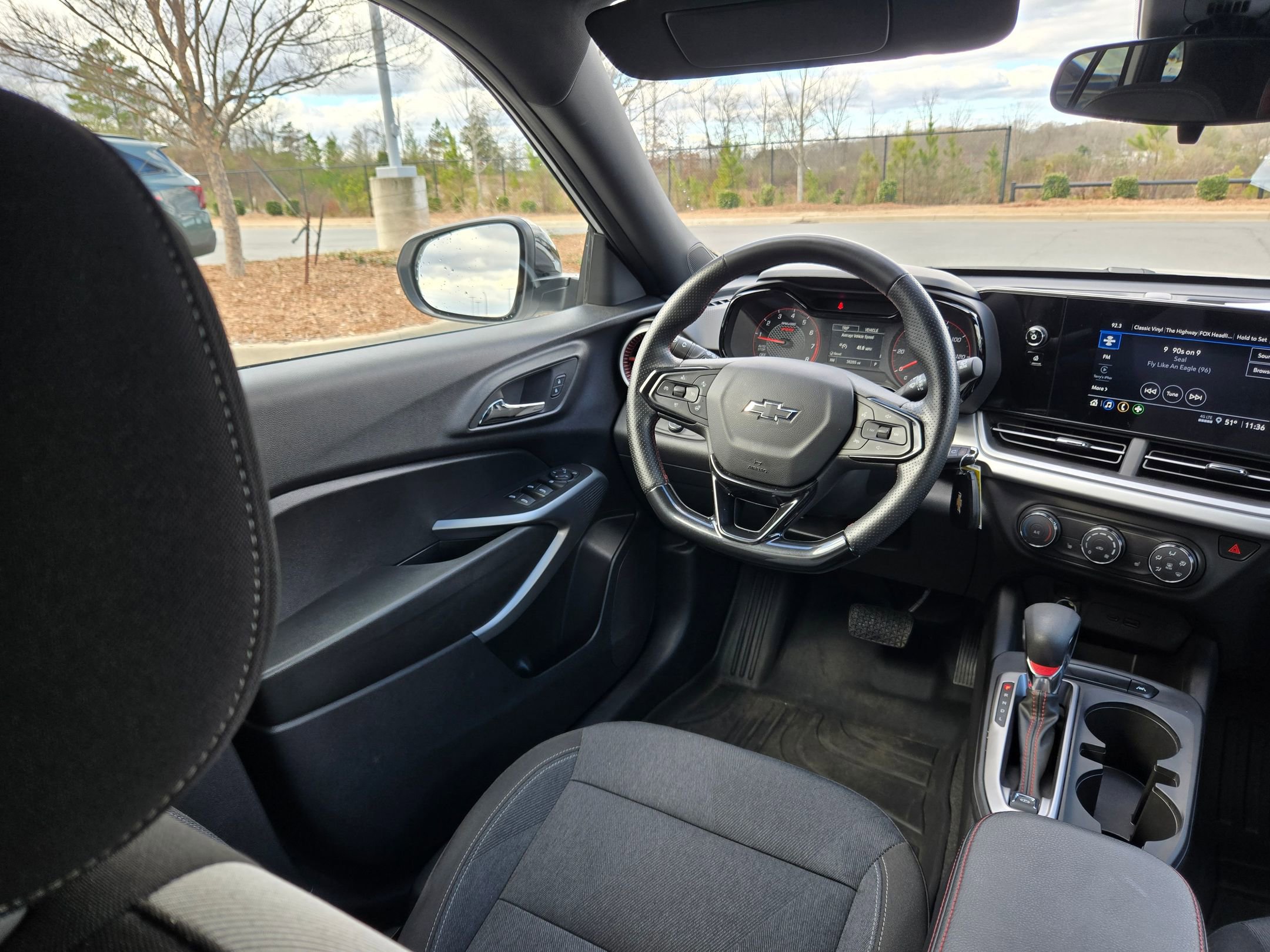 Used 2024 Chevrolet Trax RS image 9