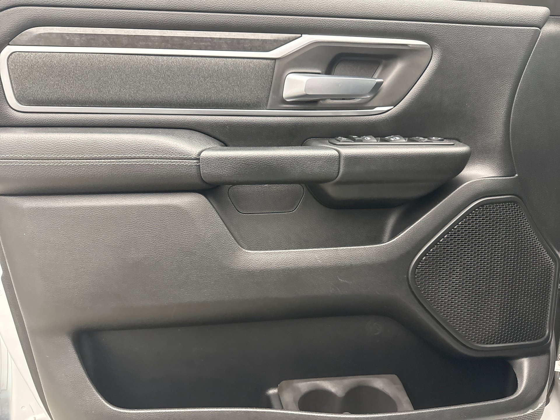 Used 2019 RAM 1500 Big Horn AWD/4WD image 9