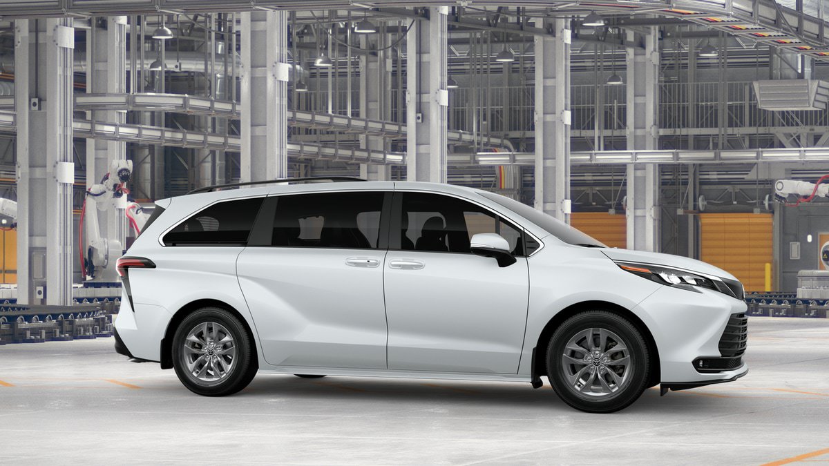 New 2026 Toyota Sienna XLE AWD/4WD image 13