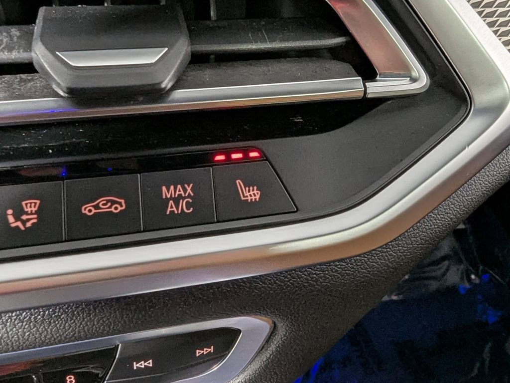 Used 2019 BMW X5 xDrive50i w/ M Sport Package image 22