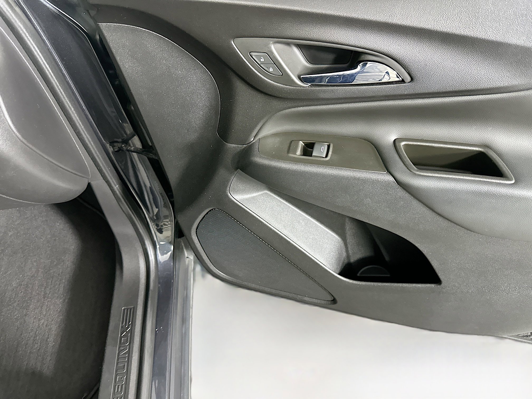 Used 2023 Chevrolet Equinox LT image 30